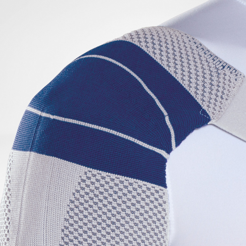 Close-up illustrating the anatomical fit of Bauerfeind's OmoTrain S shoulder brace.