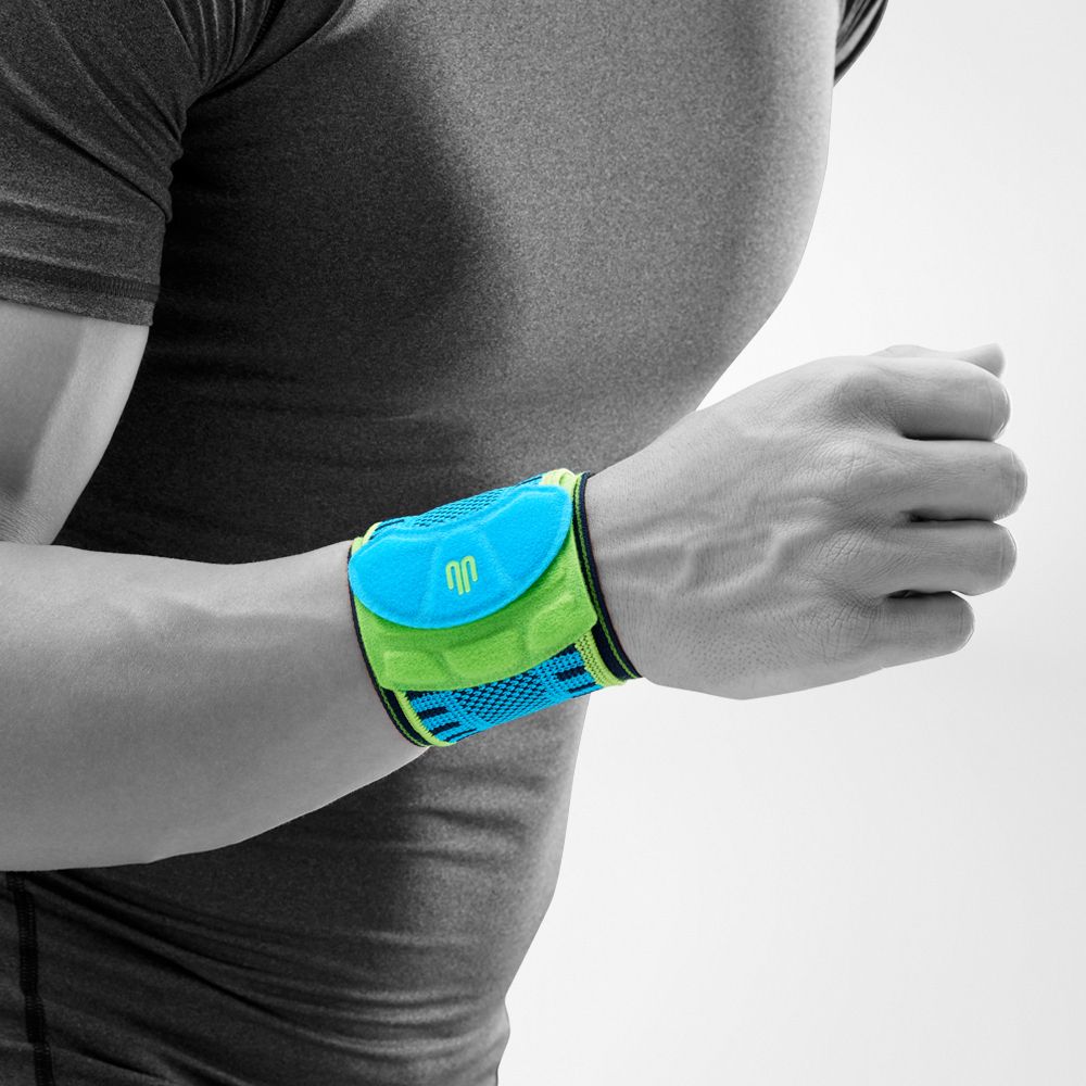 Close-up image of the front of Bauerfeind's Sports Wrist Strap (rivera).