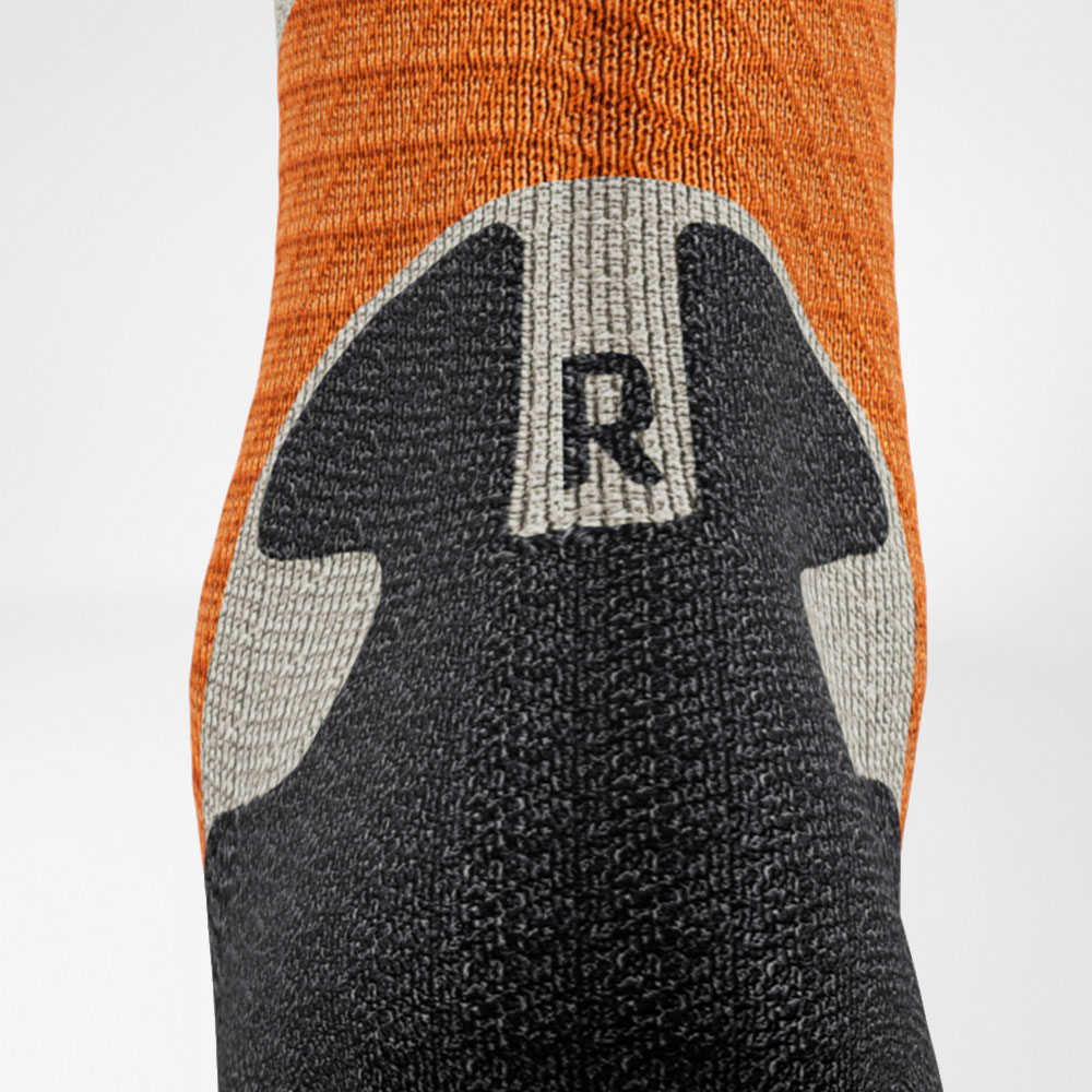 Image of Trail Run Midcut Socks Lemon Back Close-up