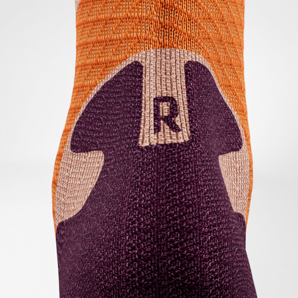 Image of Trail Run Midcut Socks Peach Back Close-up