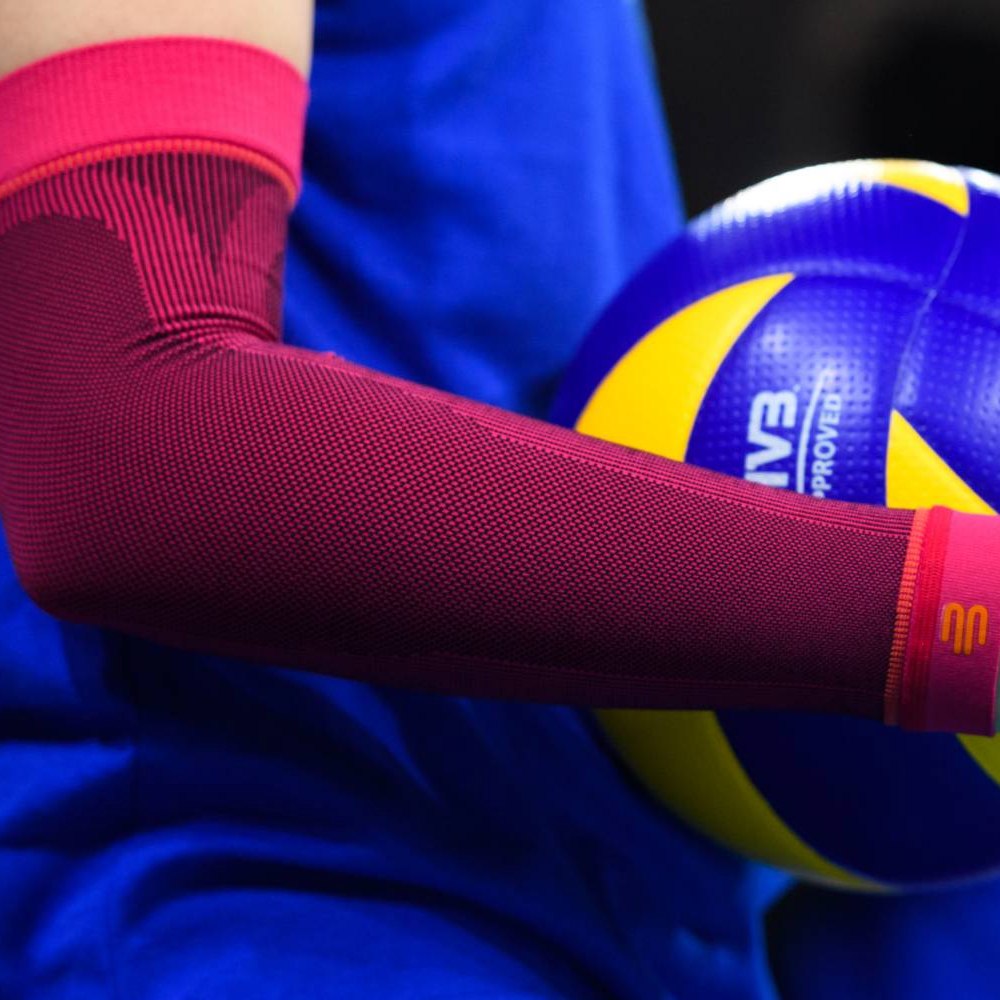 Image of tennis player wearing Sports Compression Sleeves Arm