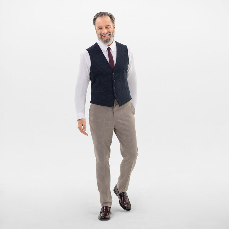 Confident Businessman in Casual Attire - Professional Men's Fashion Image of mature man wearing VenoTrain business
